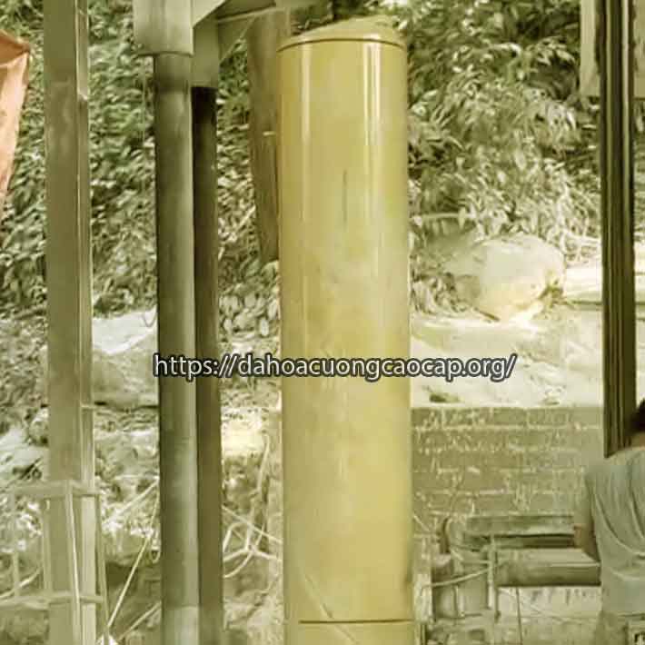 Cột đá hoa cương thiên nhiên