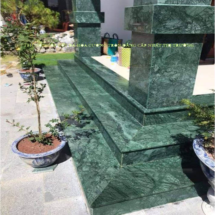 Cột đá hoa cương tự nhiên