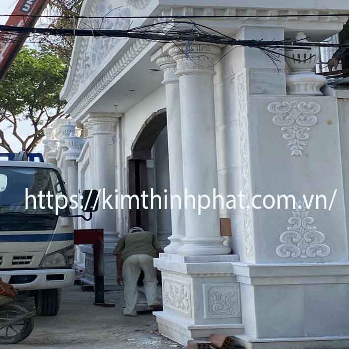 Cột đá hoa cương tự nhiên dùng cũng là ý tưởng vô cùng tốt đẹp